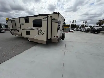 2019 Forest River Flagstaff Lite 27RLWS photo 7