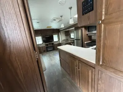 2019 Forest River Flagstaff Lite 27RLWS photo 9