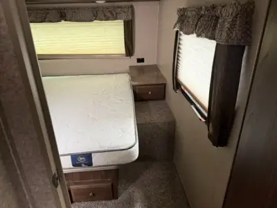 2019 Forest River Flagstaff Lite 27RLWS photo 17