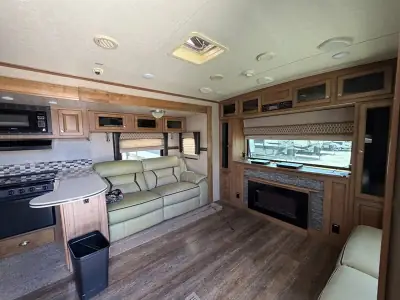 2018 Forest River Rockwood Signature 8324BS-W photo 11