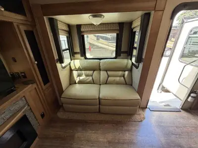 2018 Forest River Rockwood Signature 8324BS-W photo 17