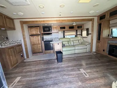2018 Forest River Rockwood Signature 8324BS-W photo 9