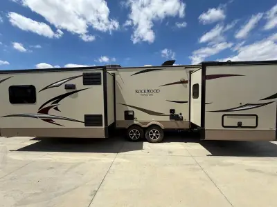 2018 Forest River Rockwood Signature 8324BS-W photo 8