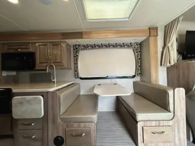 2019 Jayco GREYHAWK PRESTIGE 31FP photo 9