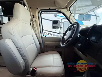 2026 Thor Motor Coach Chateau photo 10