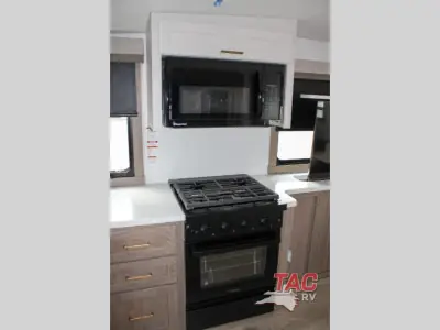 2027 Forest River Rockwood Signature 290SFK photo 12