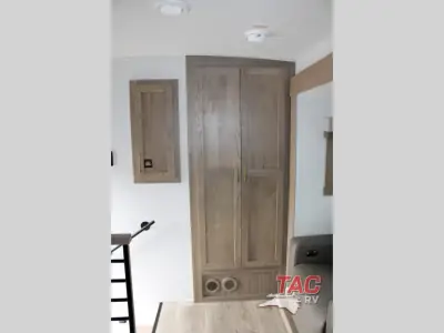 2027 Forest River Rockwood Signature 290SFK photo 17