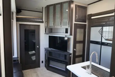 2020 Grand Design Momentum G-Class 350G photo 10