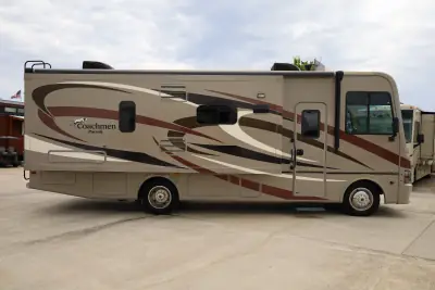 2015 Coachmen Pursuit 27KB photo 3