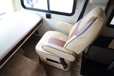 2015 Coachmen Pursuit 27KB photo 23