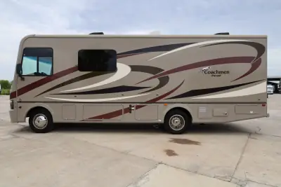 2015 Coachmen Pursuit 27KB photo 4