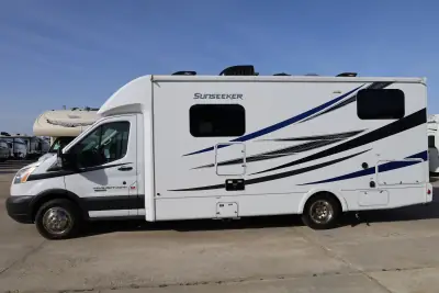 2021 Forest River Sunseeker TS2380 photo 4