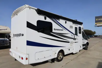 2021 Forest River Sunseeker TS2380 photo 5