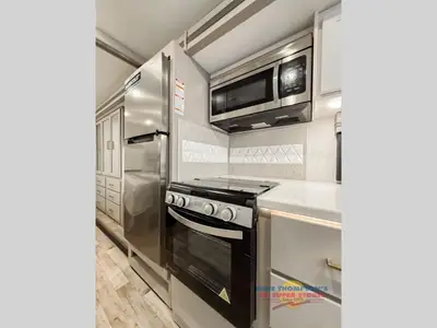 2026 Thor Motor Coach Hurricane photo 25