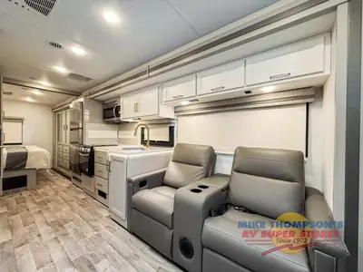 2026 Thor Motor Coach Hurricane photo 20