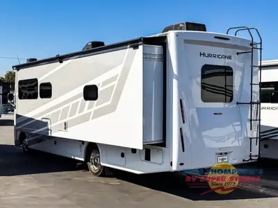 2026 Thor Motor Coach Hurricane photo 4