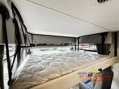 2026 Thor Motor Coach Hurricane photo 15