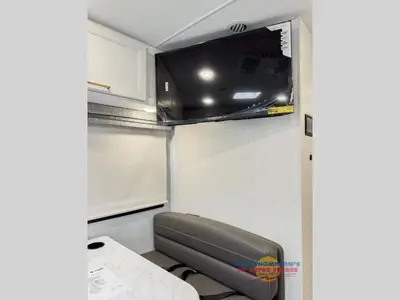 2026 Thor Motor Coach Hurricane photo 19