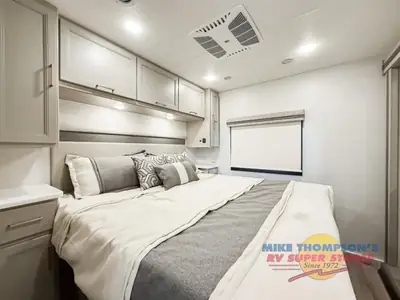 2026 Thor Motor Coach Hurricane photo 30