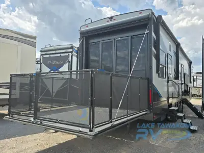 2022 Heartland Cyclone 4007 photo 34