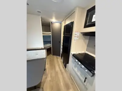 2026 Shasta Rvs i-5 Edition 526BH photo 12