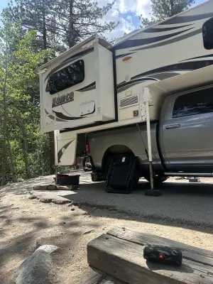 2016 LANCE 855S TRUCK CAMPER photo 3