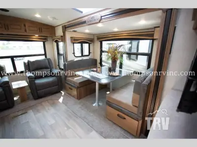 2027 Outdoors Timber Ridge Titanium Series 25RLS photo 13