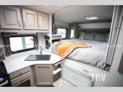 2027 Northwood Mfg Arctic Fox Camper 990 photo 8