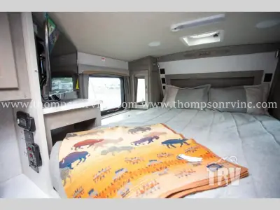 2027 Northwood Mfg Arctic Fox Camper 990 photo 9
