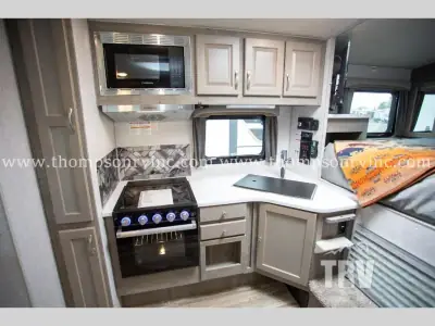 2027 Northwood Mfg Arctic Fox Camper 990 photo 7