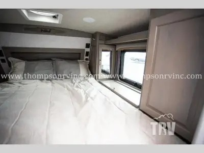 2027 Northwood Mfg Arctic Fox Camper 865 photo 10
