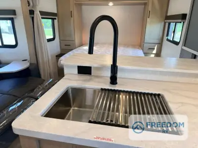 2027 Ember E-Series 22ETS photo 38