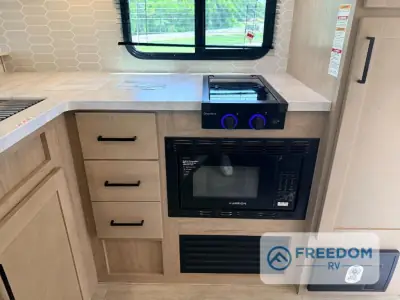 2027 Ember E-Series 22ETS photo 36