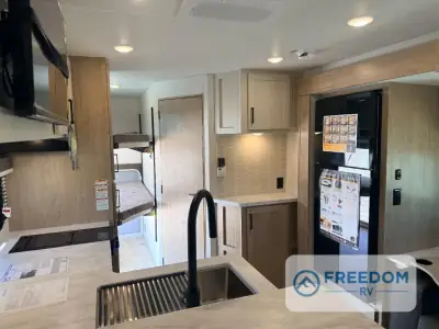2027 Ember E-Series 22ETS photo 60