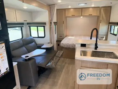 2027 Ember E-Series 22ETS photo 57