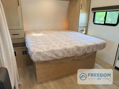 2027 Ember E-Series 22ETS photo 25