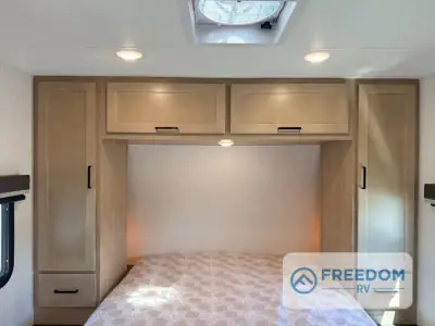 2027 Ember E-Series 22ETS photo 24