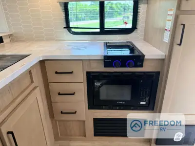2027 Ember E-Series 22ETS photo 37