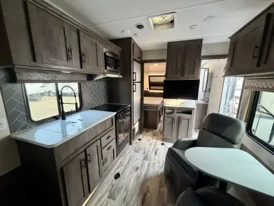 2021 Forest River SANDSTORM 245GSLC photo 7