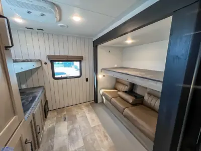2025 Palomino Puma 32BHFS photo 31
