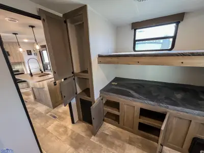 2025 Palomino Puma 32BHFS photo 33
