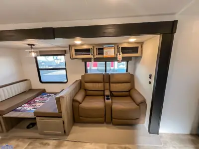 2025 Palomino Puma 32BHFS photo 17