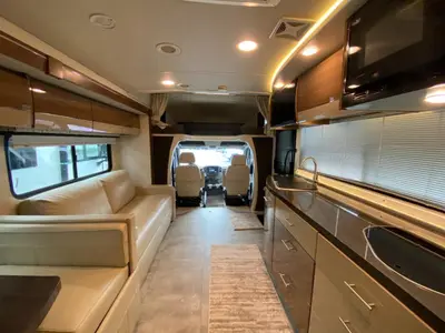 2015 Itasca Navion photo 37