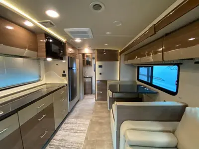 2015 Itasca Navion photo 17