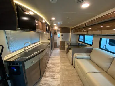 2015 Itasca Navion photo 15