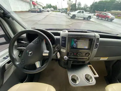 2015 Itasca Navion photo 43