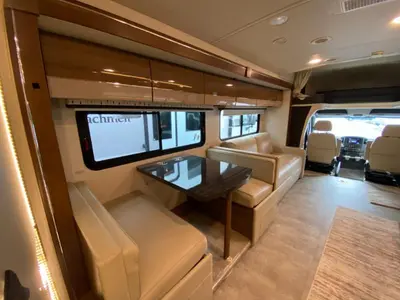 2015 Itasca Navion photo 36