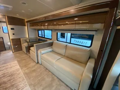 2015 Itasca Navion photo 16