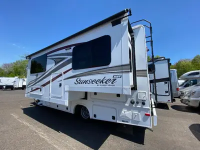 2016 Forest River Sunseeker photo 8
