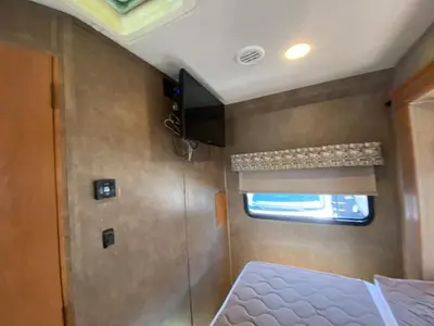 2016 Forest River Sunseeker photo 31